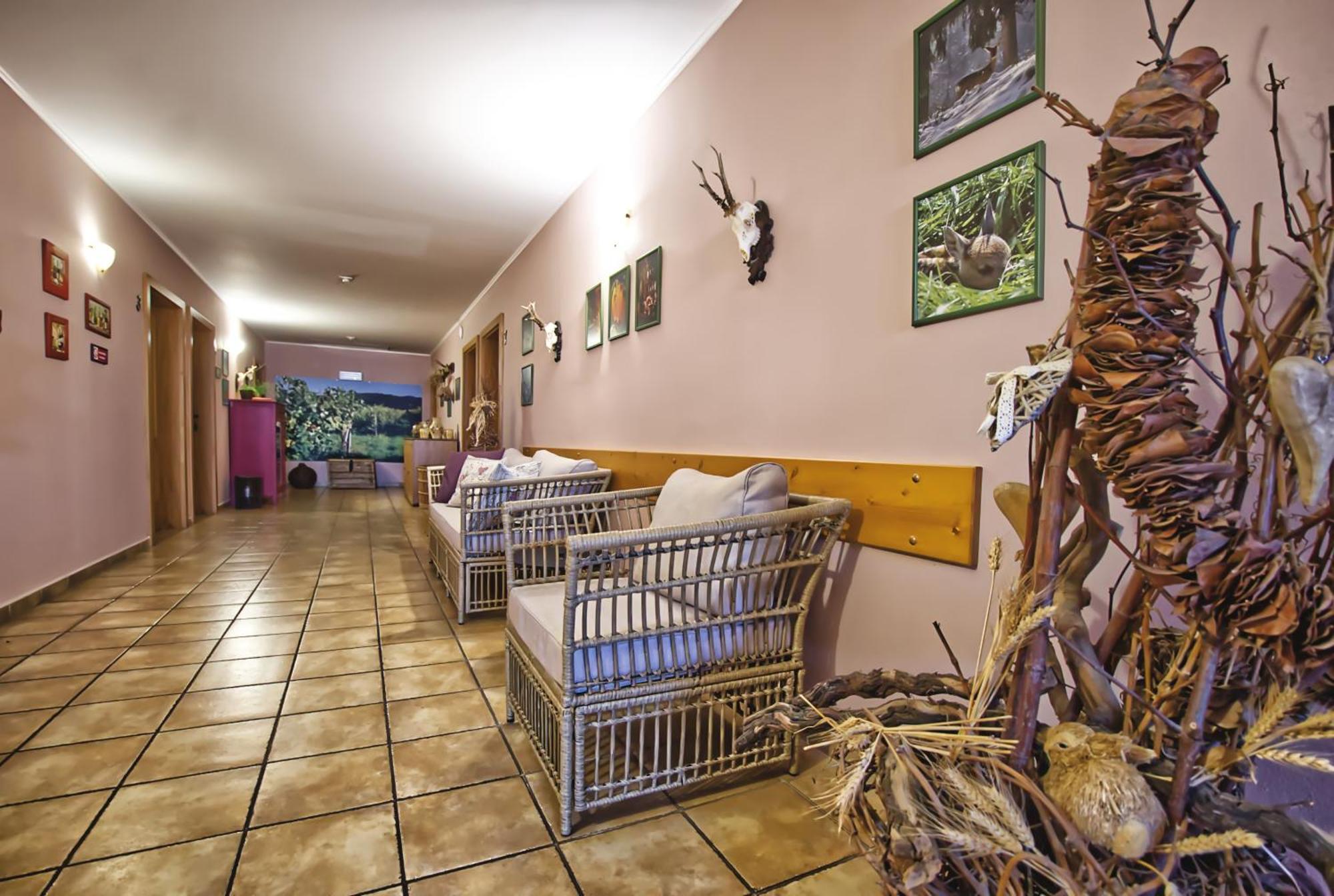 Penzion Vinarstvi Cervinka Horní Vestonice Exterior foto